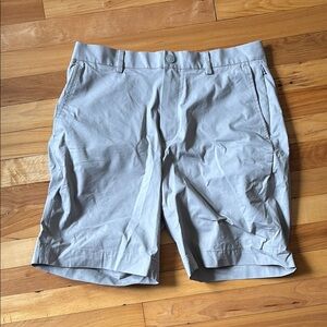 Brooks Brothers Men's Light Gray Flat Front Shorts Bermuda Short